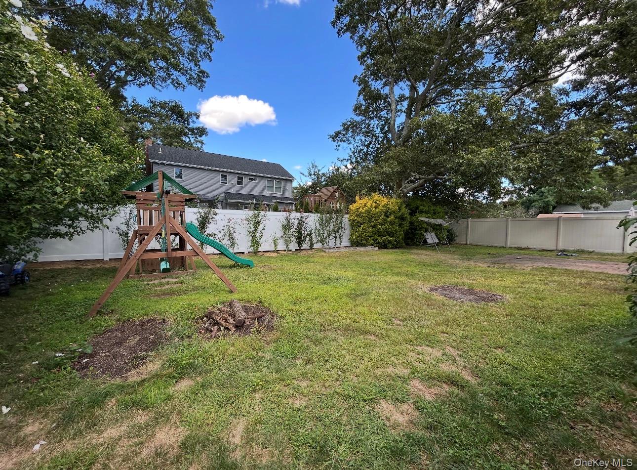 #9 photo, 33 Loughlin Drive, Shirley , NY 11967