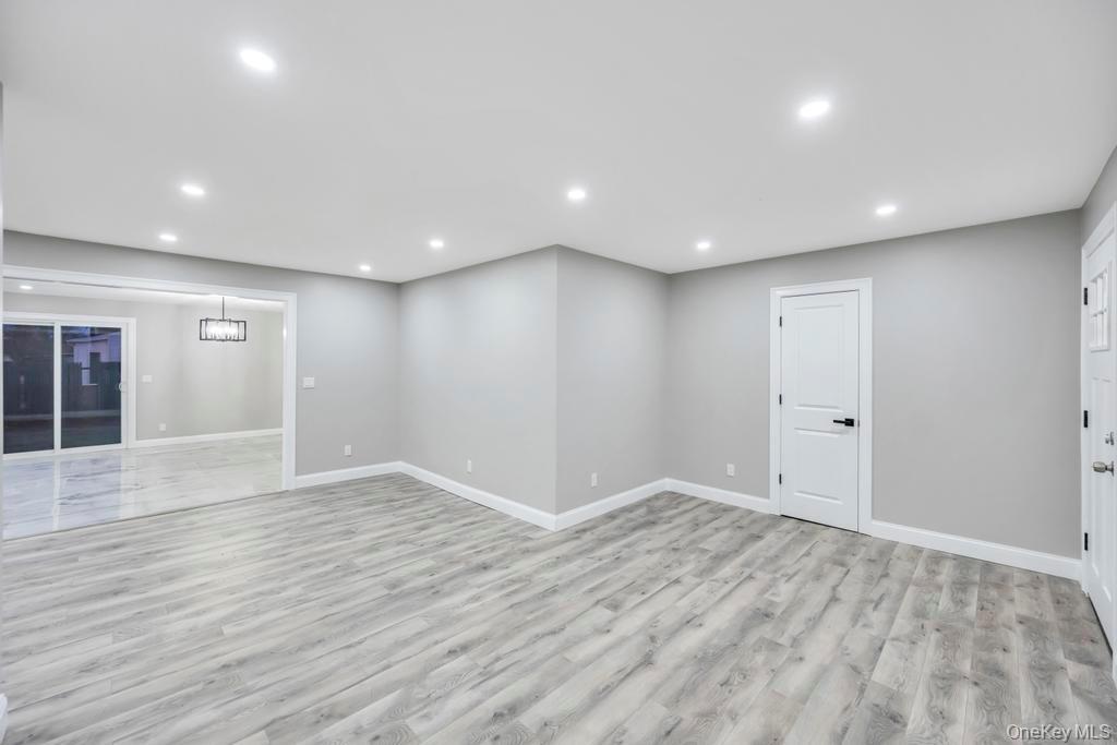 #11 photo, 27 Ash Street, سوفولك Central Islip , NY 11722