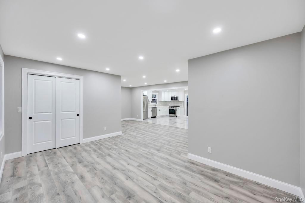 #9 photo, 27 Ash Street, سوفولك Central Islip , NY 11722