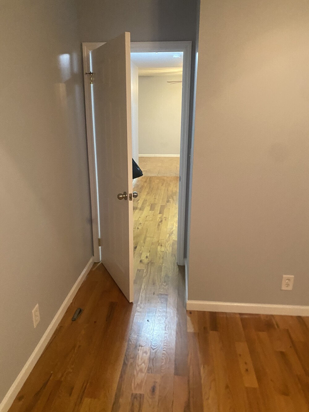 #4 photo, 454 LORIMER Street, Williamsburg , NY 11206