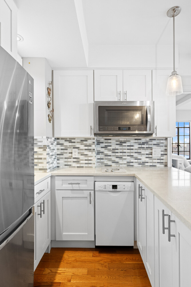 #4 photo, 5 TUDOR CITY Place, Murray Hill , NY 10017