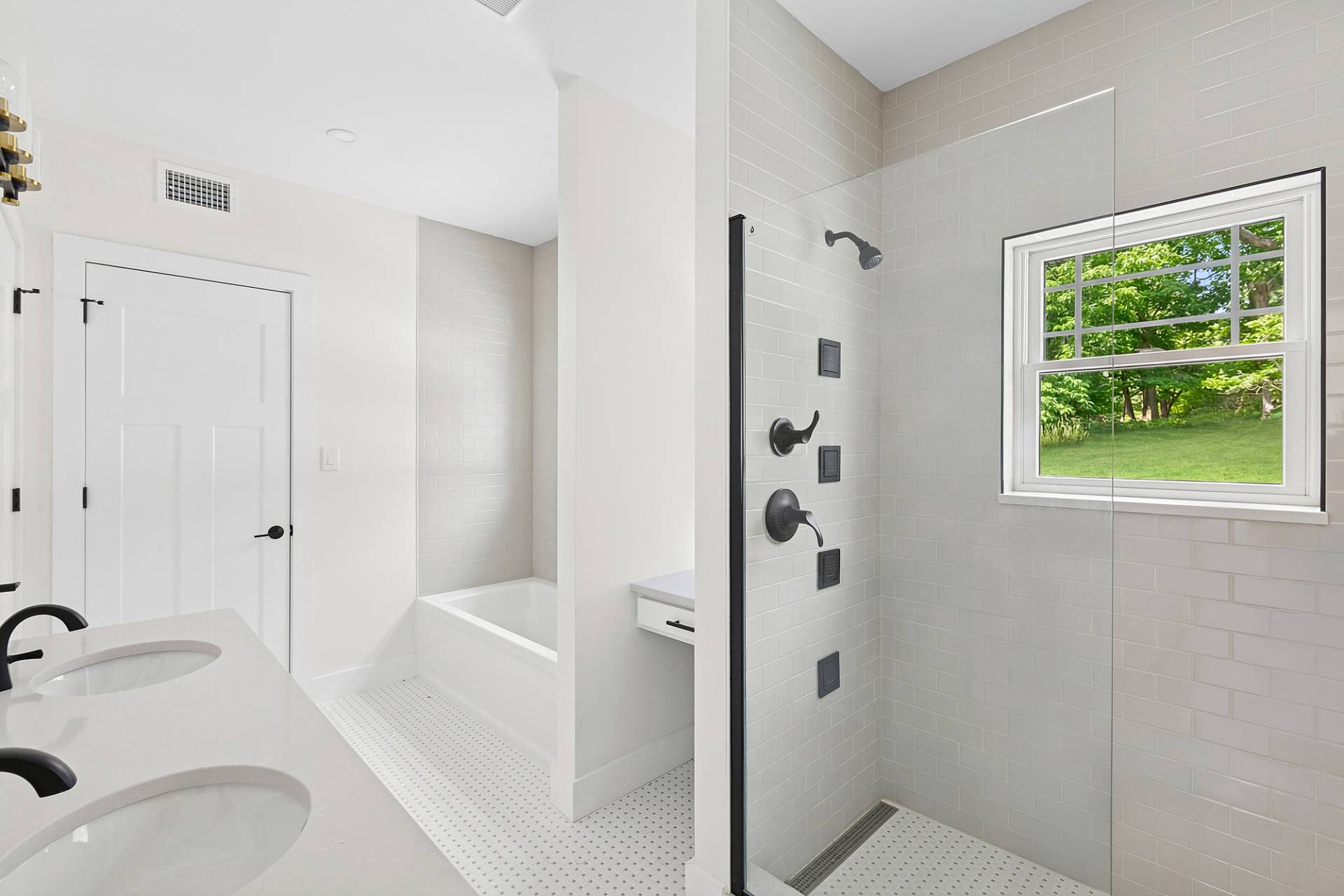 #13 photo, 1  Florida Road, Саффолк ‖ Montauk , NY 11954