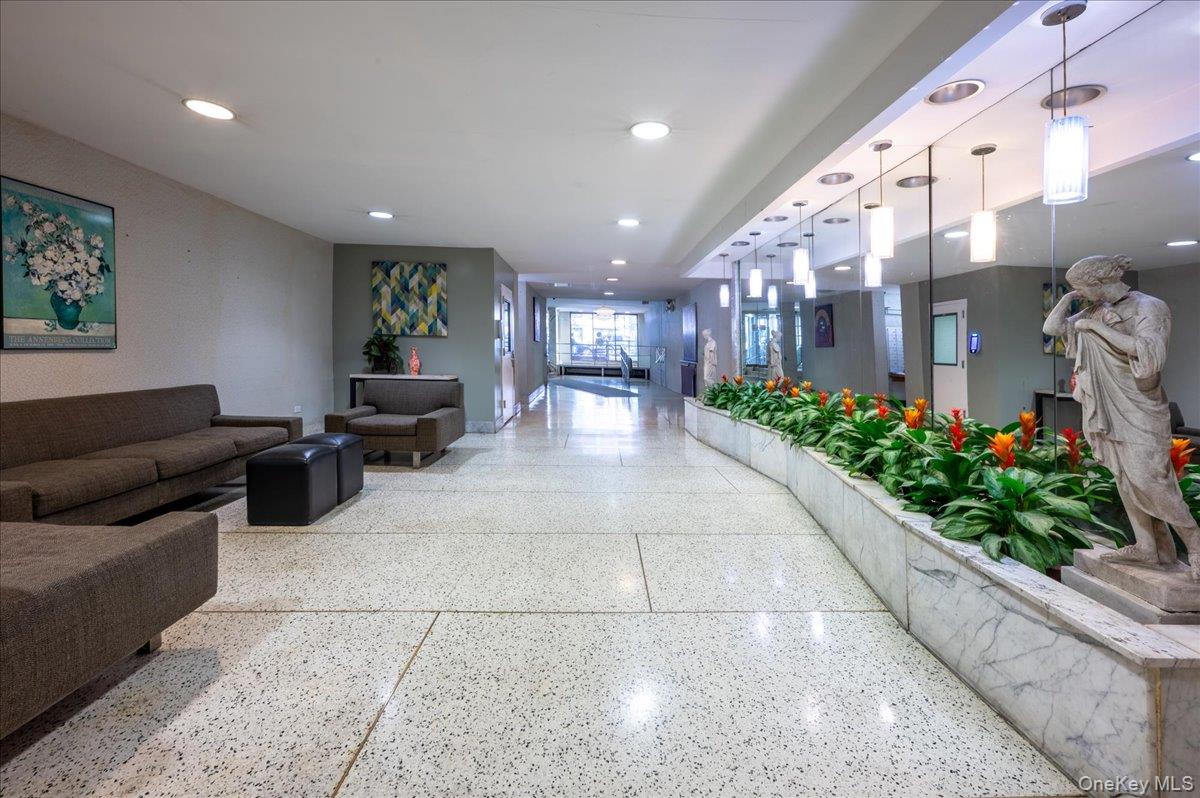 #14 photo, 37-30 73rd St, 뉴욕퀸즈 Jackson Heights , NY 11372