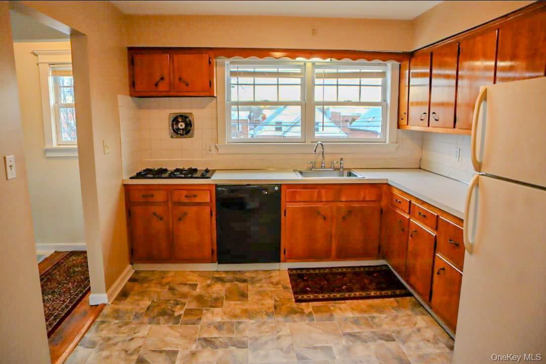 #4 photo, 2233 Private, 뉴욕퀸즈 Whitestone , NY 11357