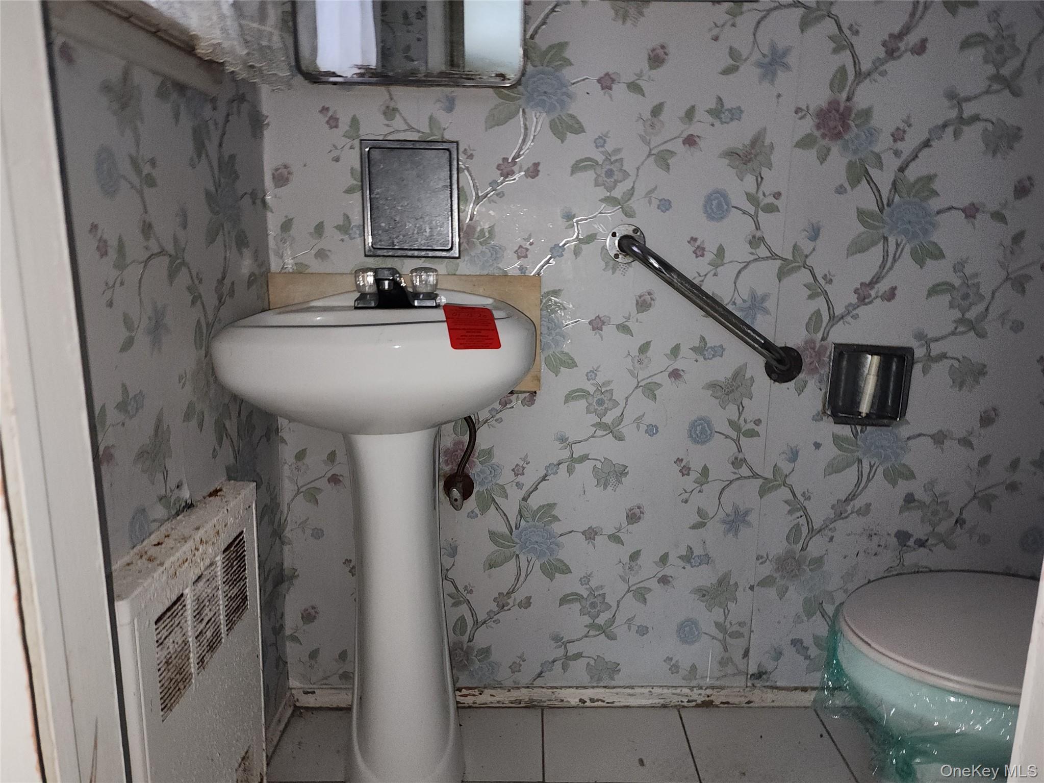 #17 photo, 840 Sharon Lane, Westbury , NY 11590