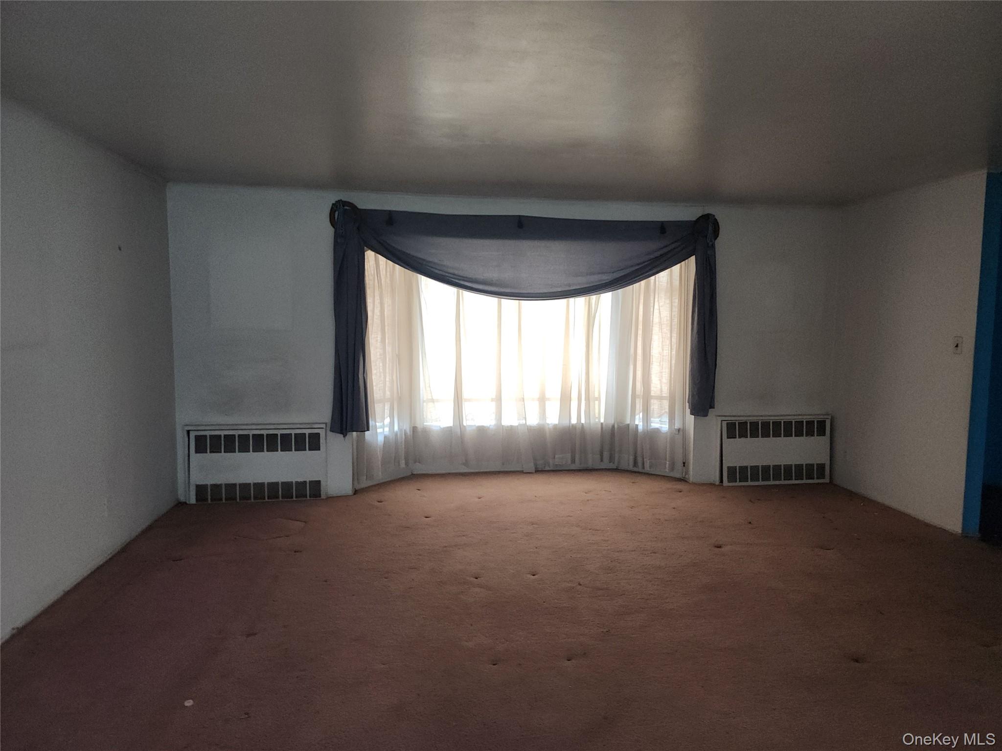 #6 photo, 840 Sharon Lane, Westbury , NY 11590