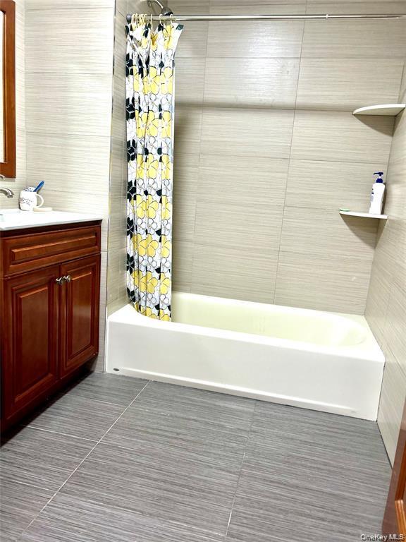 #5 photo, 144-69 Barclay Avenue, Flushing , NY 11355