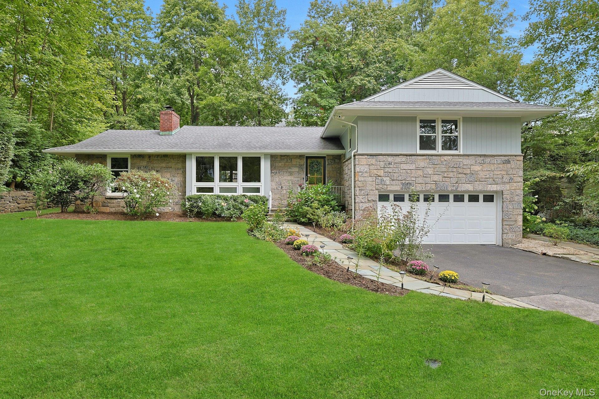 #1 photo, 2 Doris Drive, Scarsdale , NY 10583