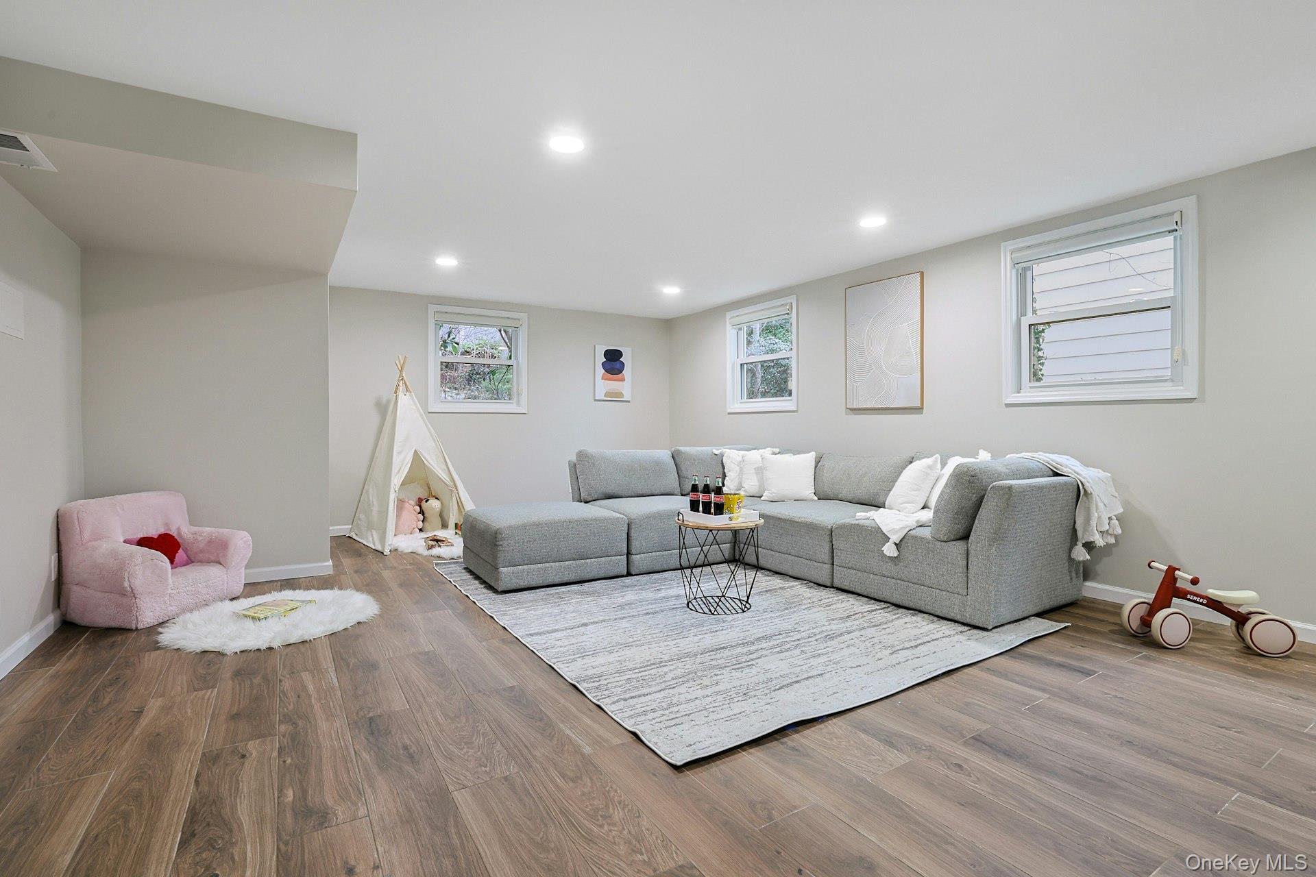 #18 photo, 2 Doris Drive, Scarsdale , NY 10583