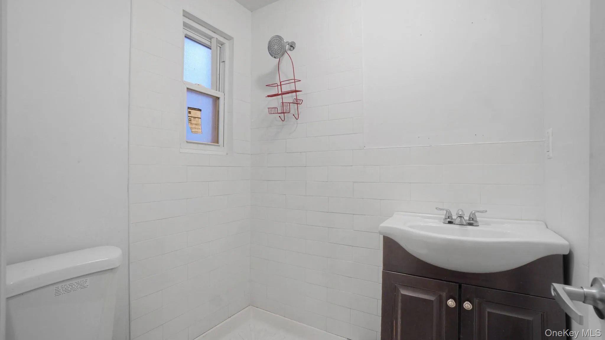 #19 photo, 1823 Anthony Avenue, Бронкс ‖ Bronx , NY 10457