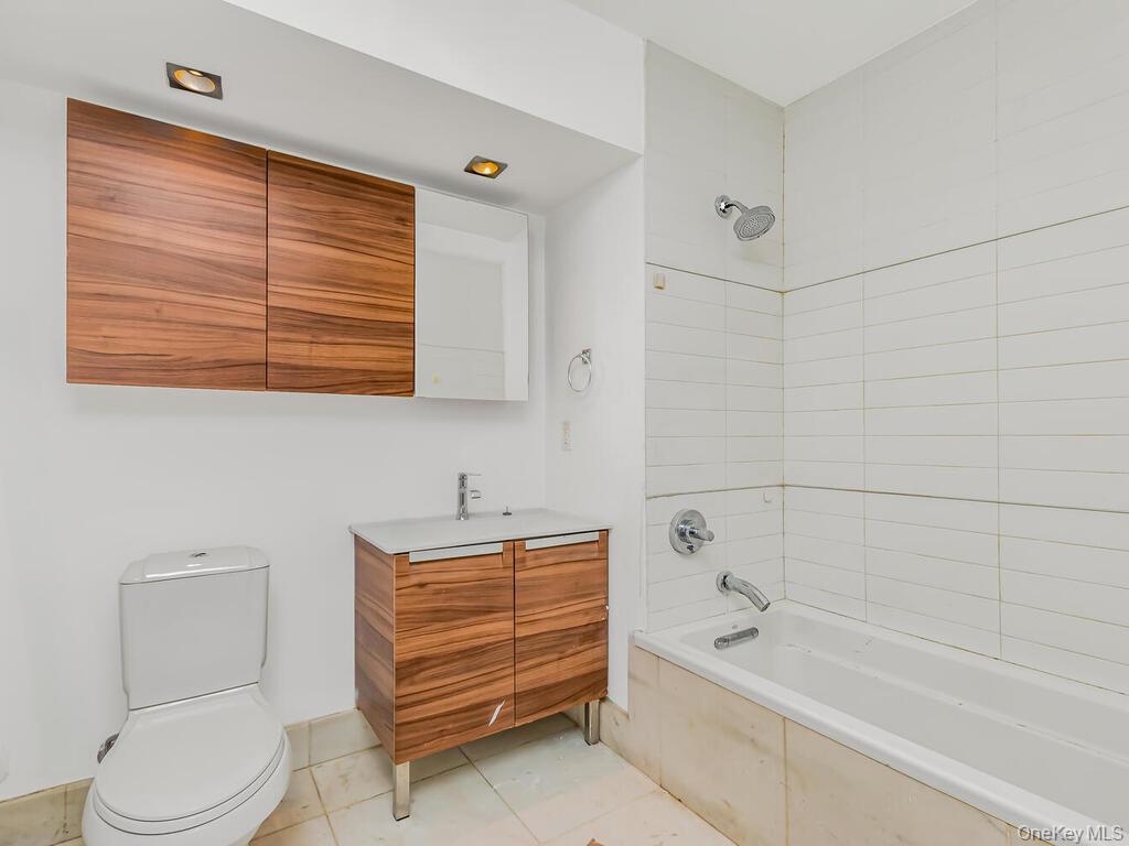 #3 photo, 701 Ridge Hill Boulevard, 뉴욕주 Yonkers , NY 10710