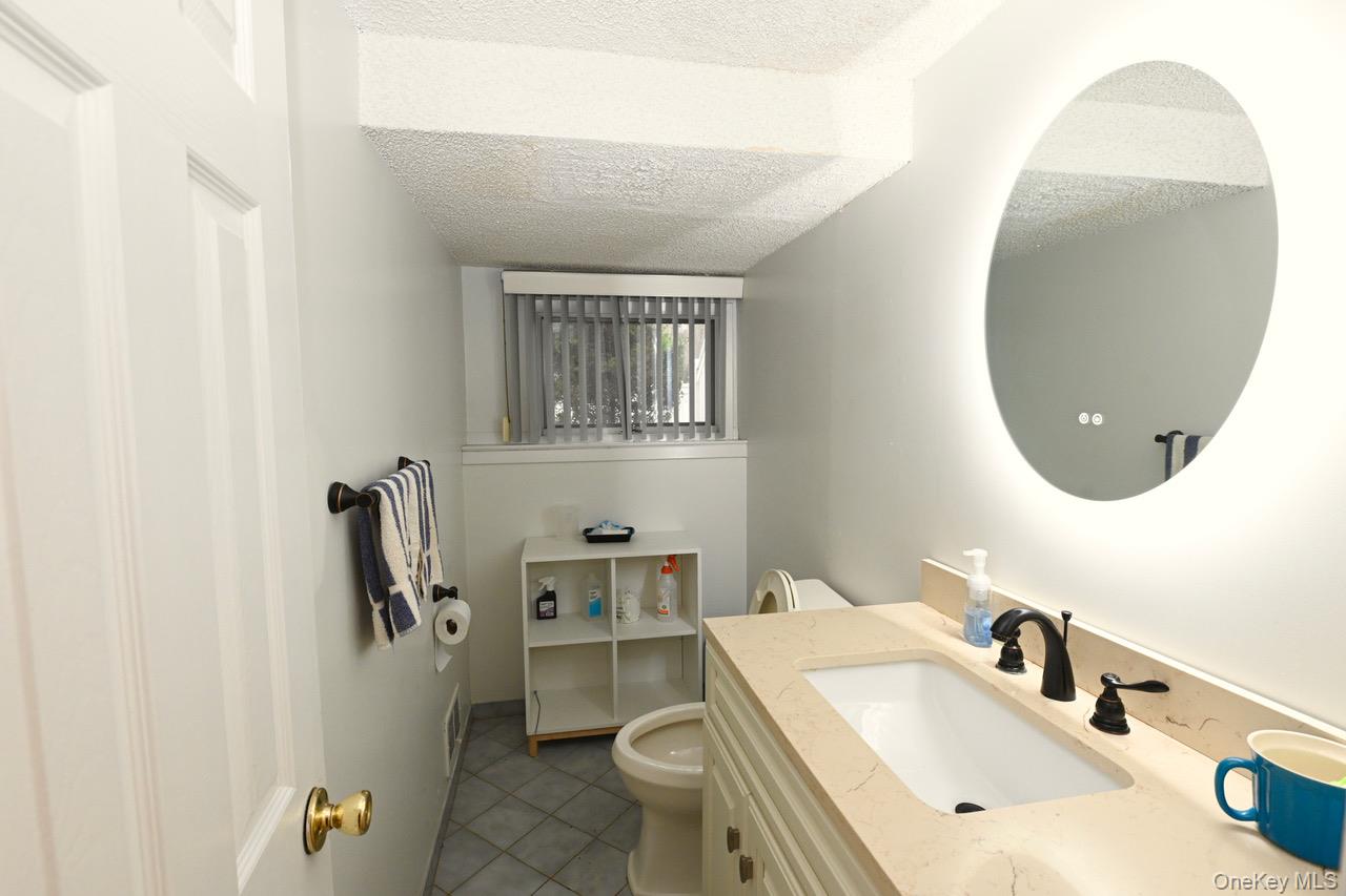 #16 photo, 7 McNulty Street, सफ़ोक काउंटी Dix Hills , NY 11746