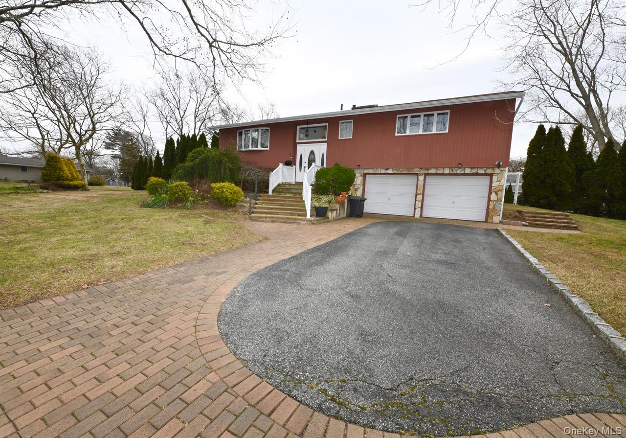 #2 photo, 7 McNulty Street, सफ़ोक काउंटी Dix Hills , NY 11746