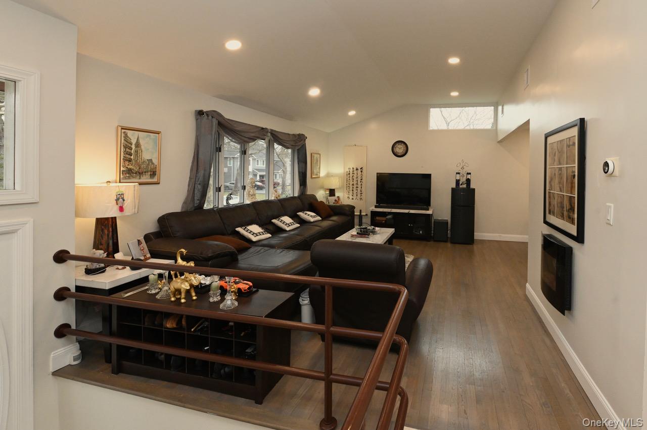 #8 photo, 7 McNulty Street, सफ़ोक काउंटी Dix Hills , NY 11746