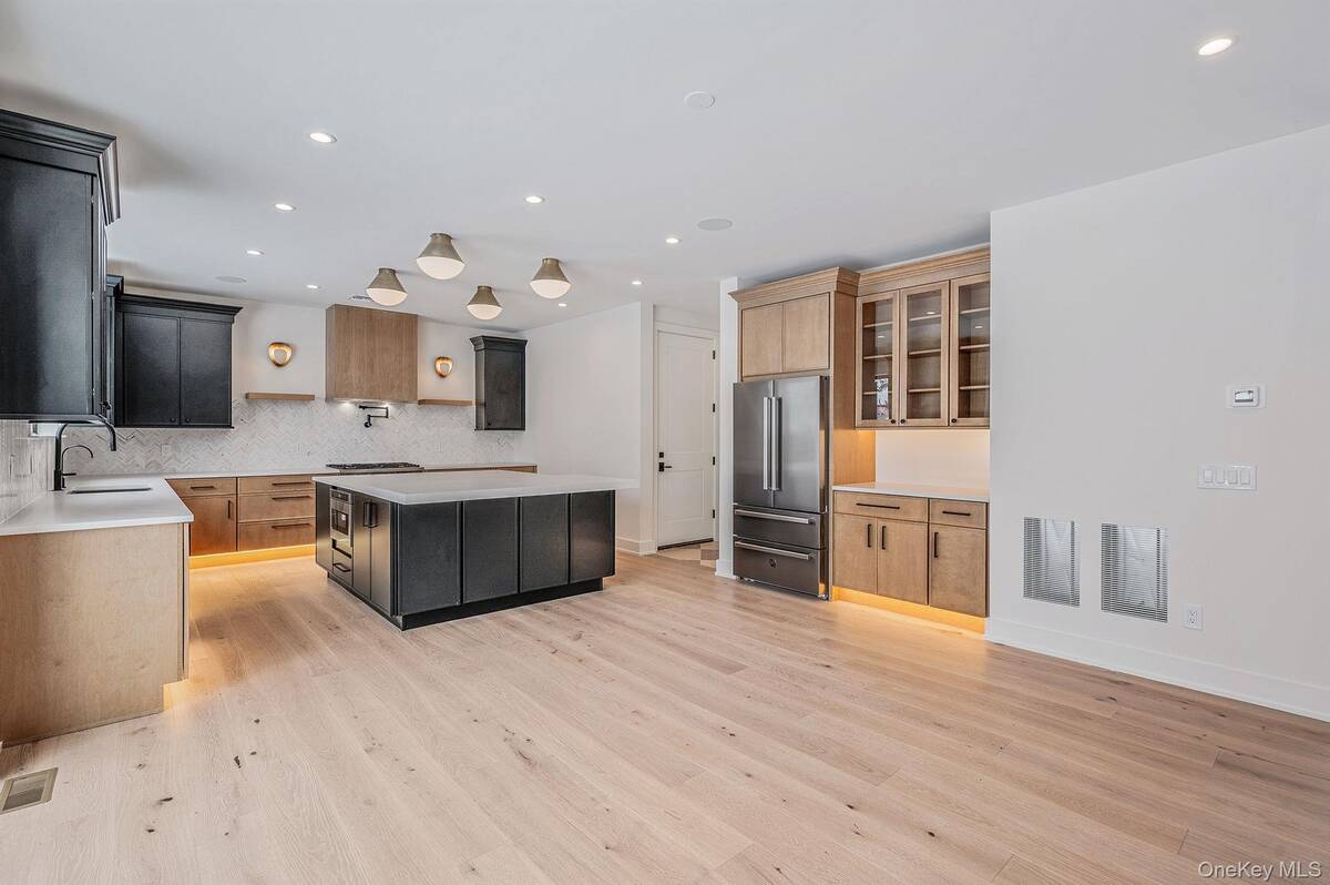 #19 photo, 458 Harrison Avenue, Miller Place , NY 11764