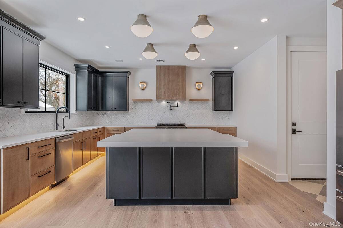 #21 photo, 458 Harrison Avenue, Miller Place , NY 11764