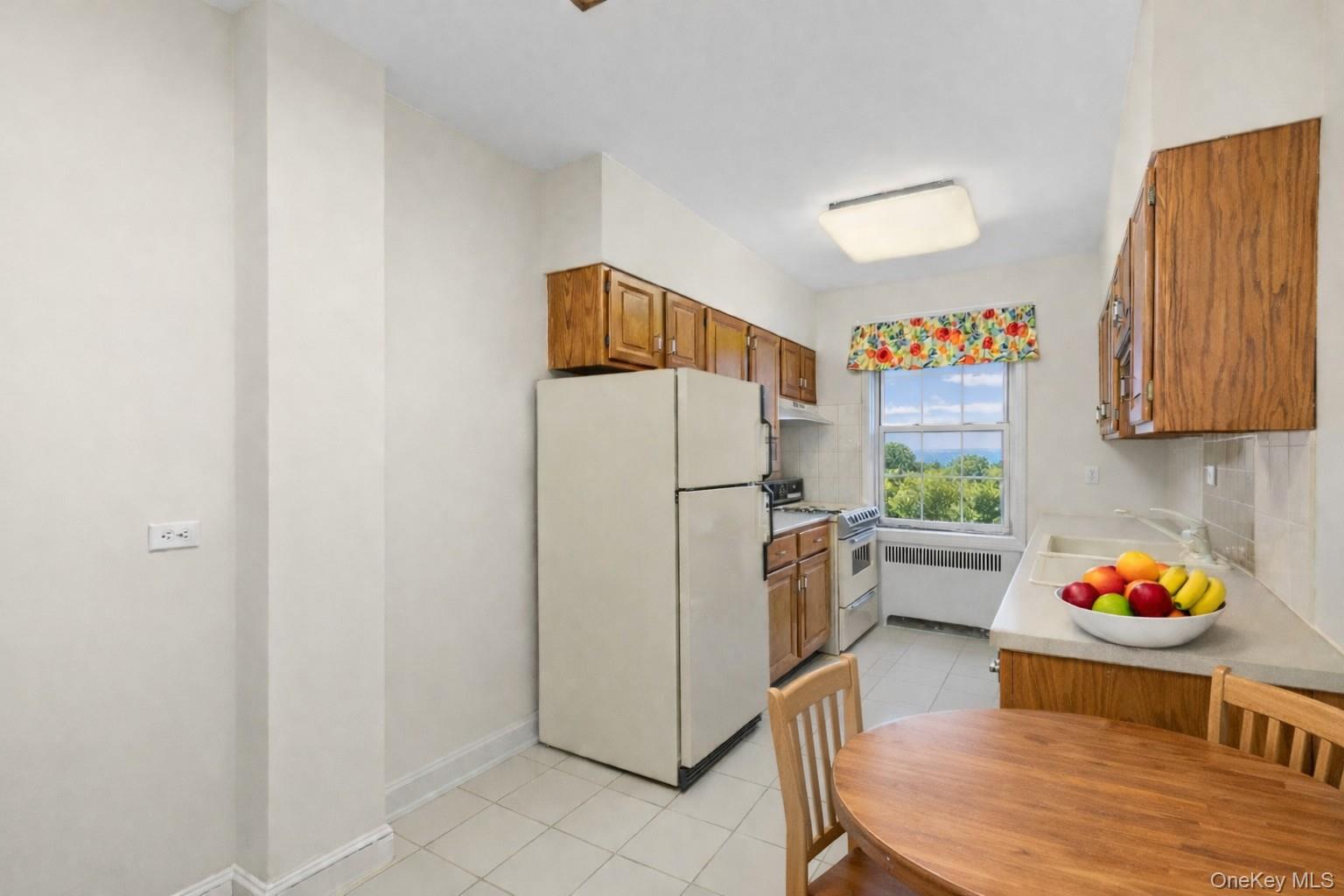 #10 photo, 60 Pinewood Avenue, Hartsdale , NY 10530