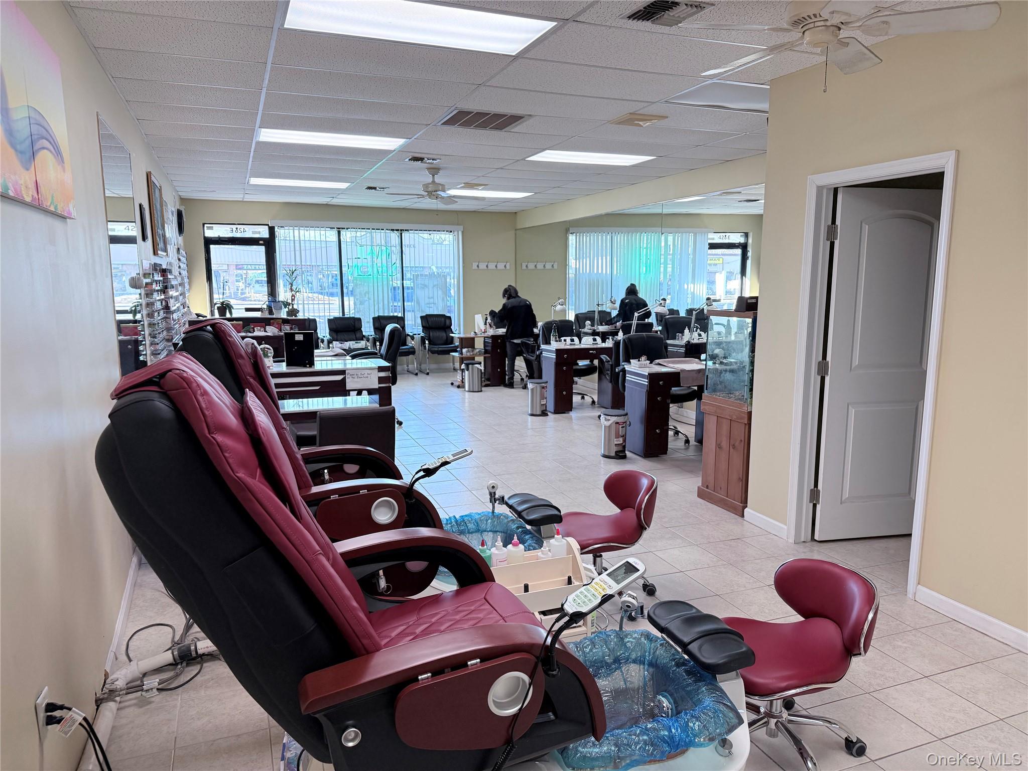 #4 photo, 426 Great East Neck Road, Саффолк ‖ West Babylon , NY 11704