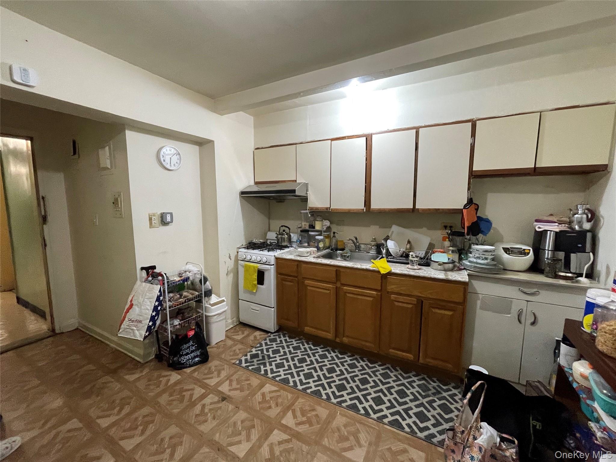 #5 photo, 42-25 80th Street, Elmhurst , NY 11373