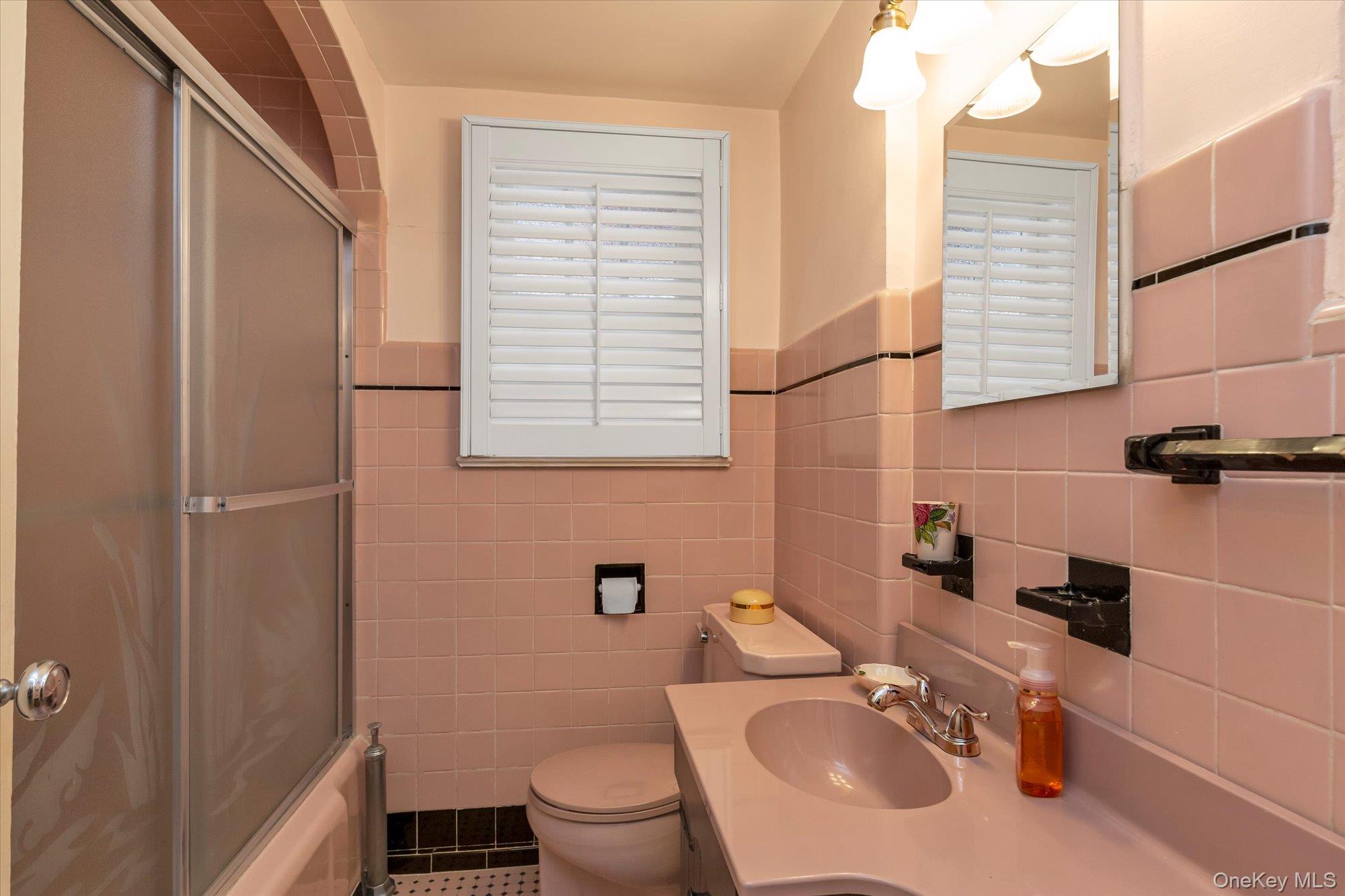 #14 photo, 45 Sylvia Lane, New Hyde Park , NY 11040