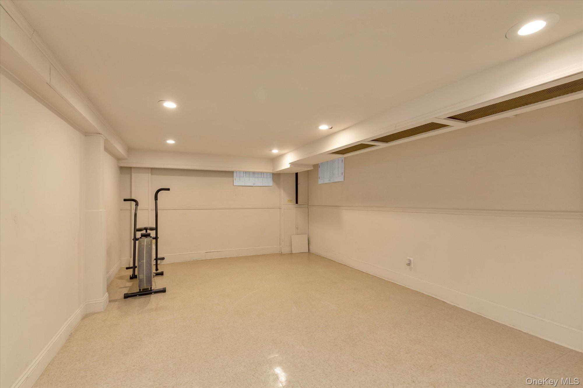 #20 photo, 45 Sylvia Lane, New Hyde Park , NY 11040