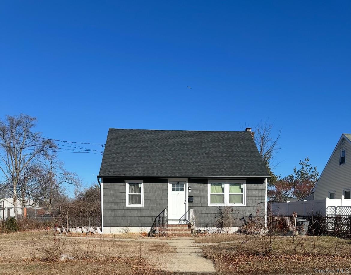 #1 photo, 49 Davidson Street, מחוז סאפוק Wyandanch , NY 11798