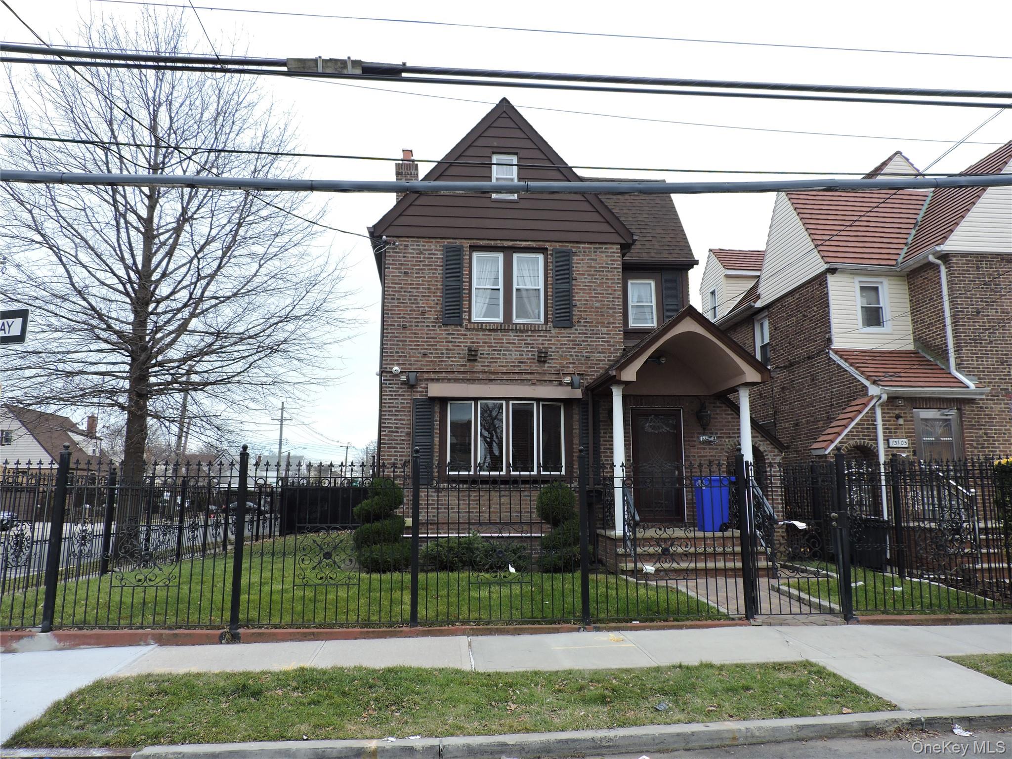 #1 photo, 131-01 229th Street, קווינס Laurelton , NY 11413