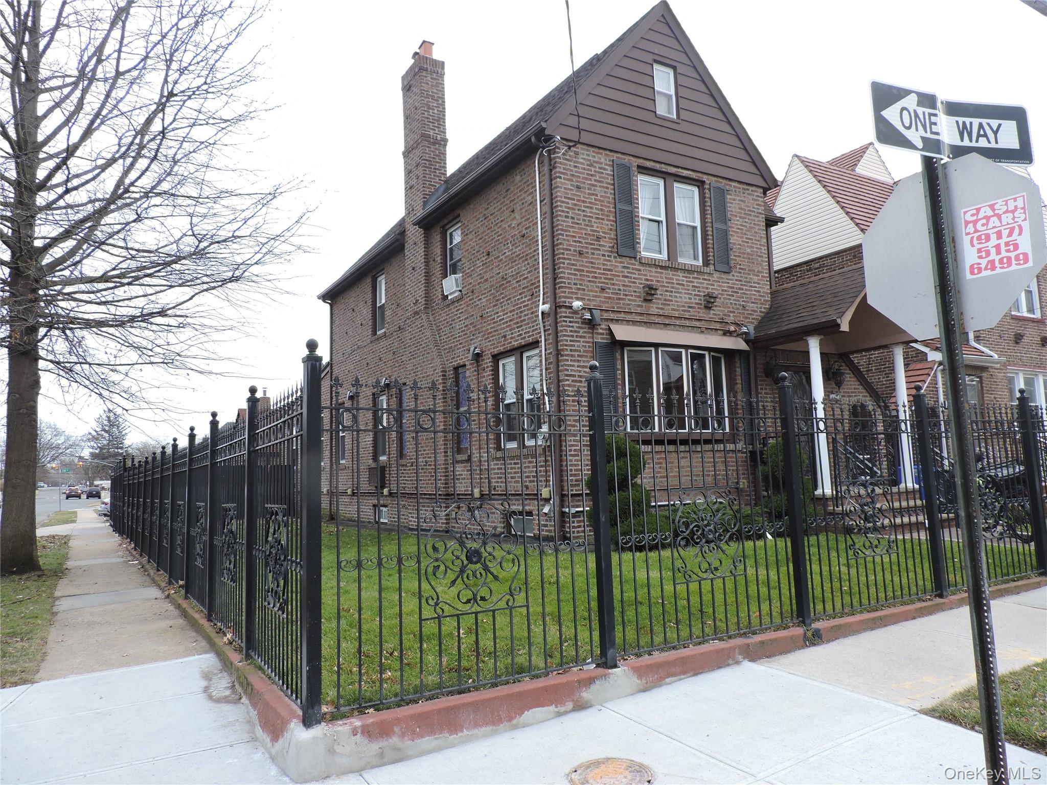 #3 photo, 131-01 229th Street, קווינס Laurelton , NY 11413