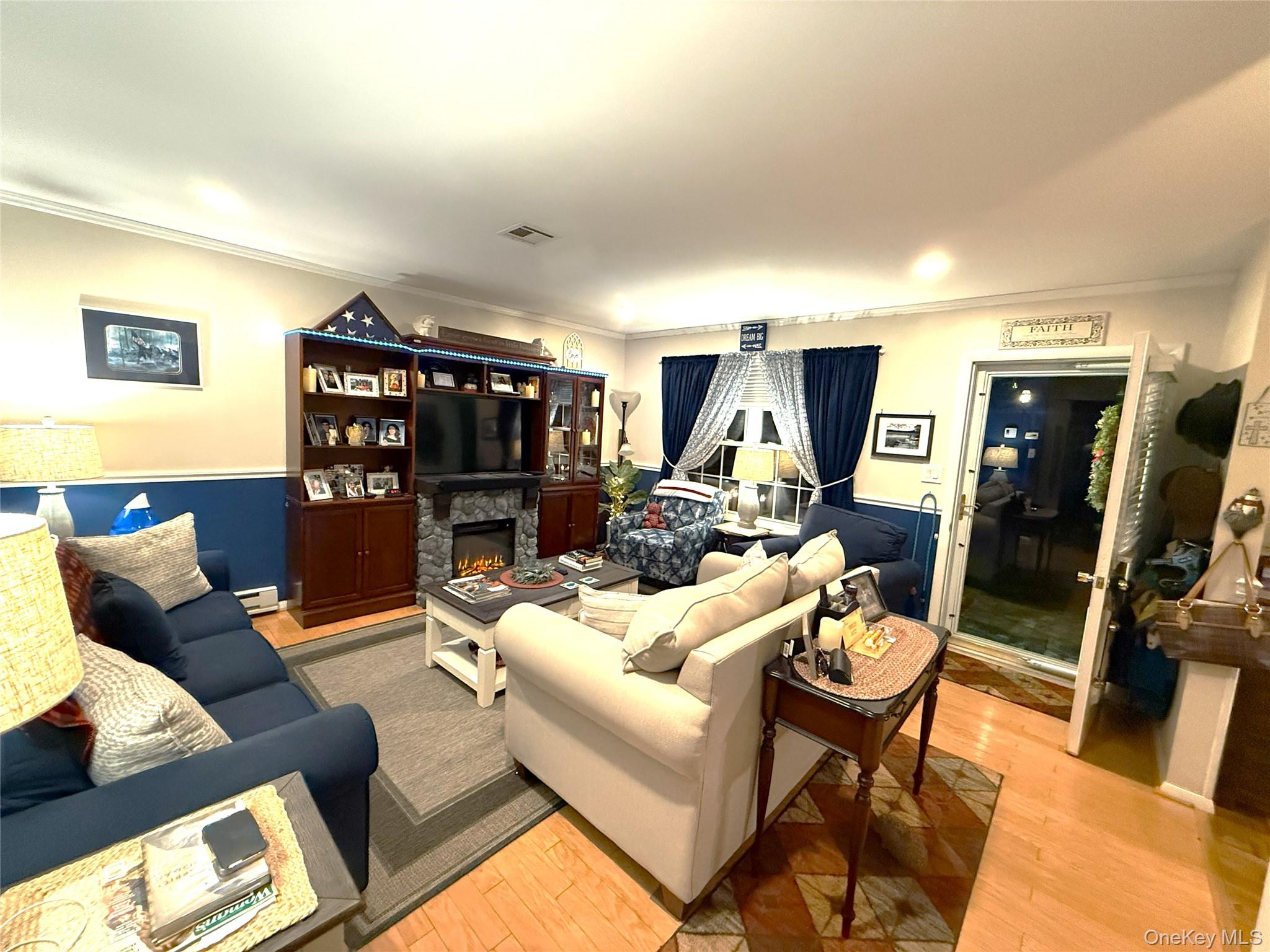 #10 photo, 418 Weymouth Court, Ridge , NY 11961