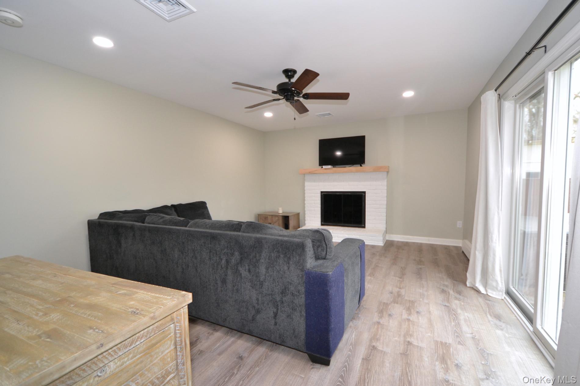 #11 photo, 34 Stewart Circle, מחוז סאפוק Centereach , NY 11720