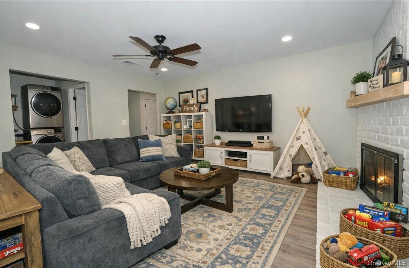 #12 photo, 34 Stewart Circle, מחוז סאפוק Centereach , NY 11720