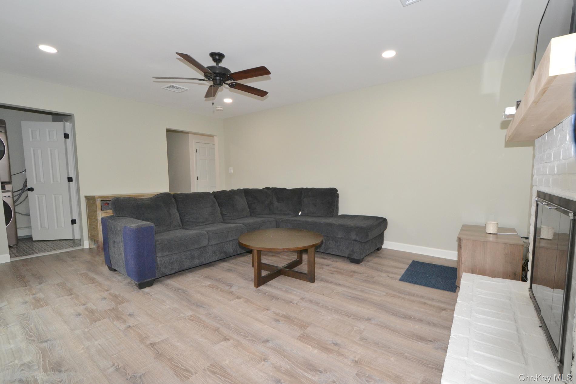 #13 photo, 34 Stewart Circle, מחוז סאפוק Centereach , NY 11720