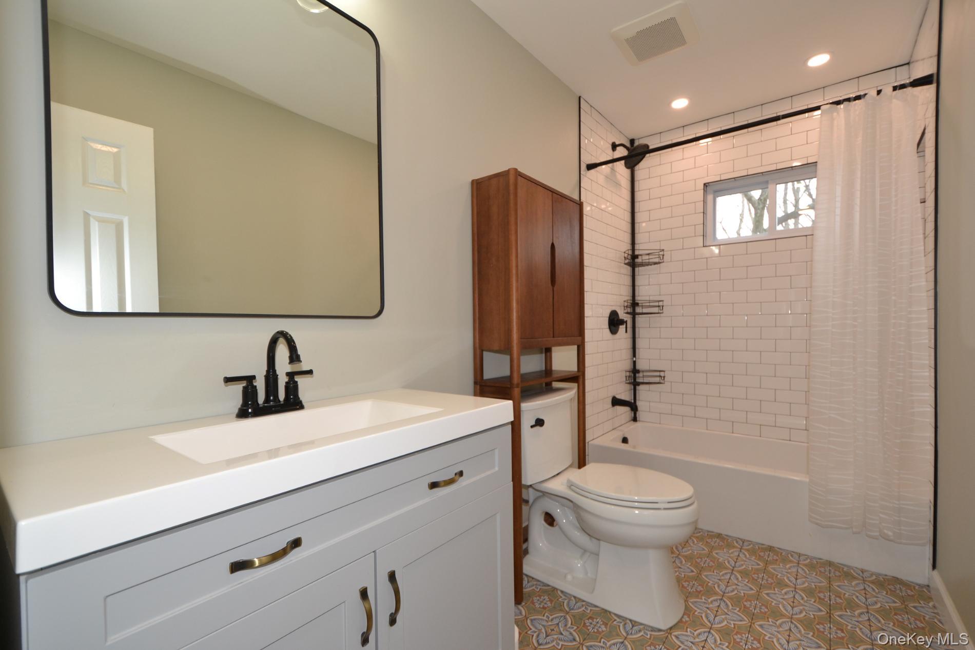 #15 photo, 34 Stewart Circle, מחוז סאפוק Centereach , NY 11720