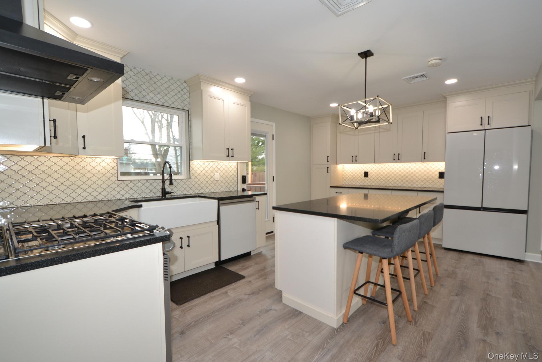 #8 photo, 34 Stewart Circle, מחוז סאפוק Centereach , NY 11720