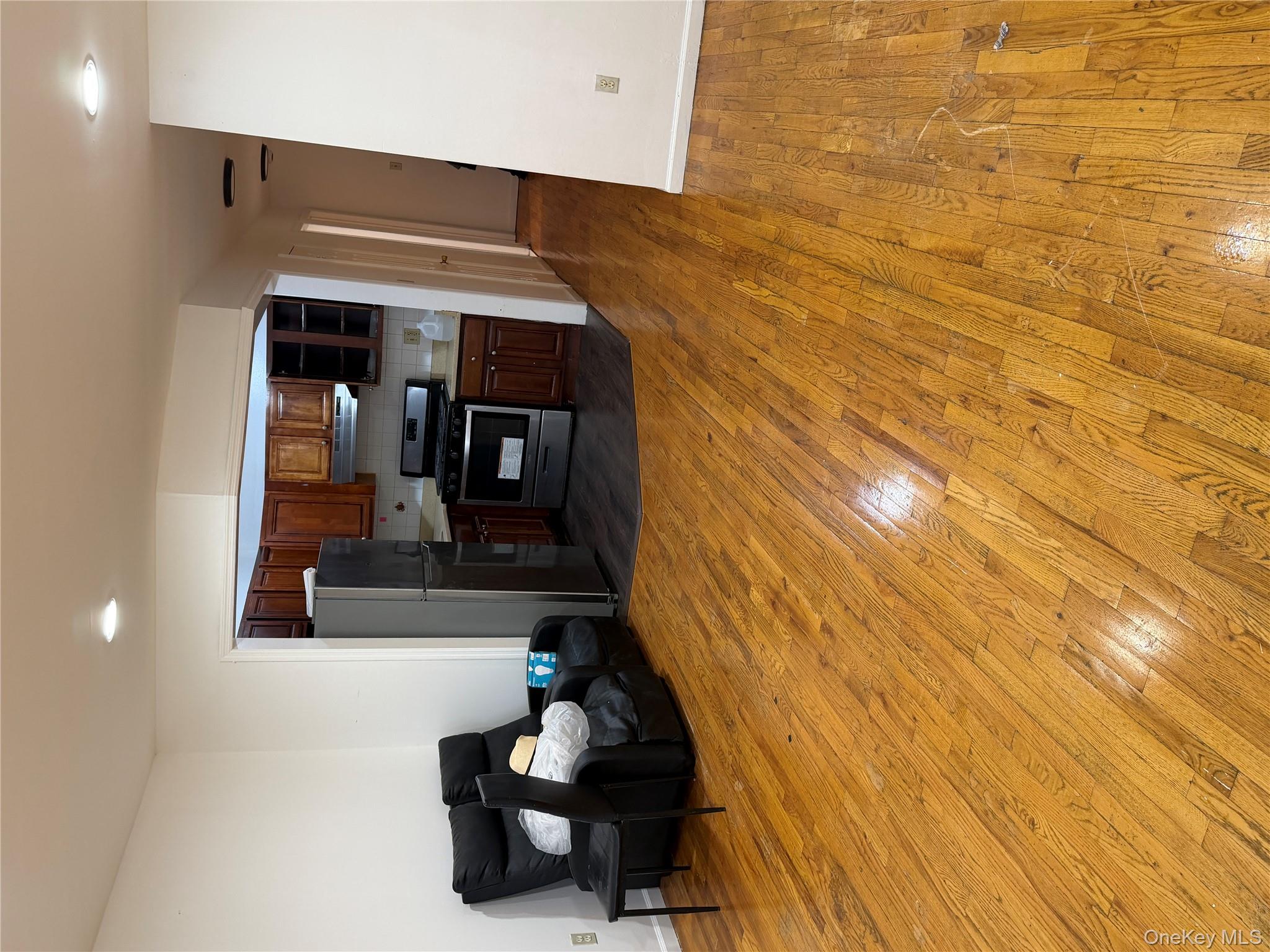 #1 photo, 17207A 90th Avenue, קווינס Jamaica , NY 11432