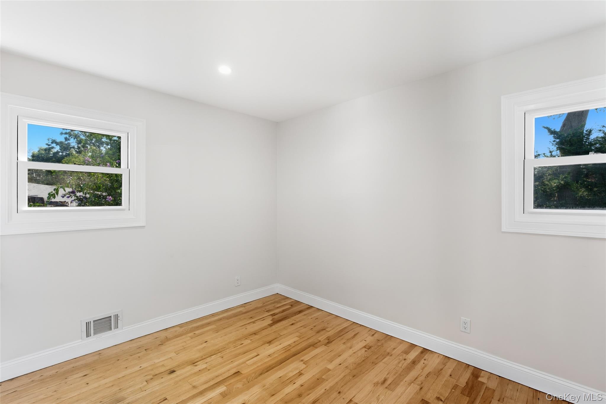 #14 photo, 792 Glendale Road, West Babylon , NY 11704