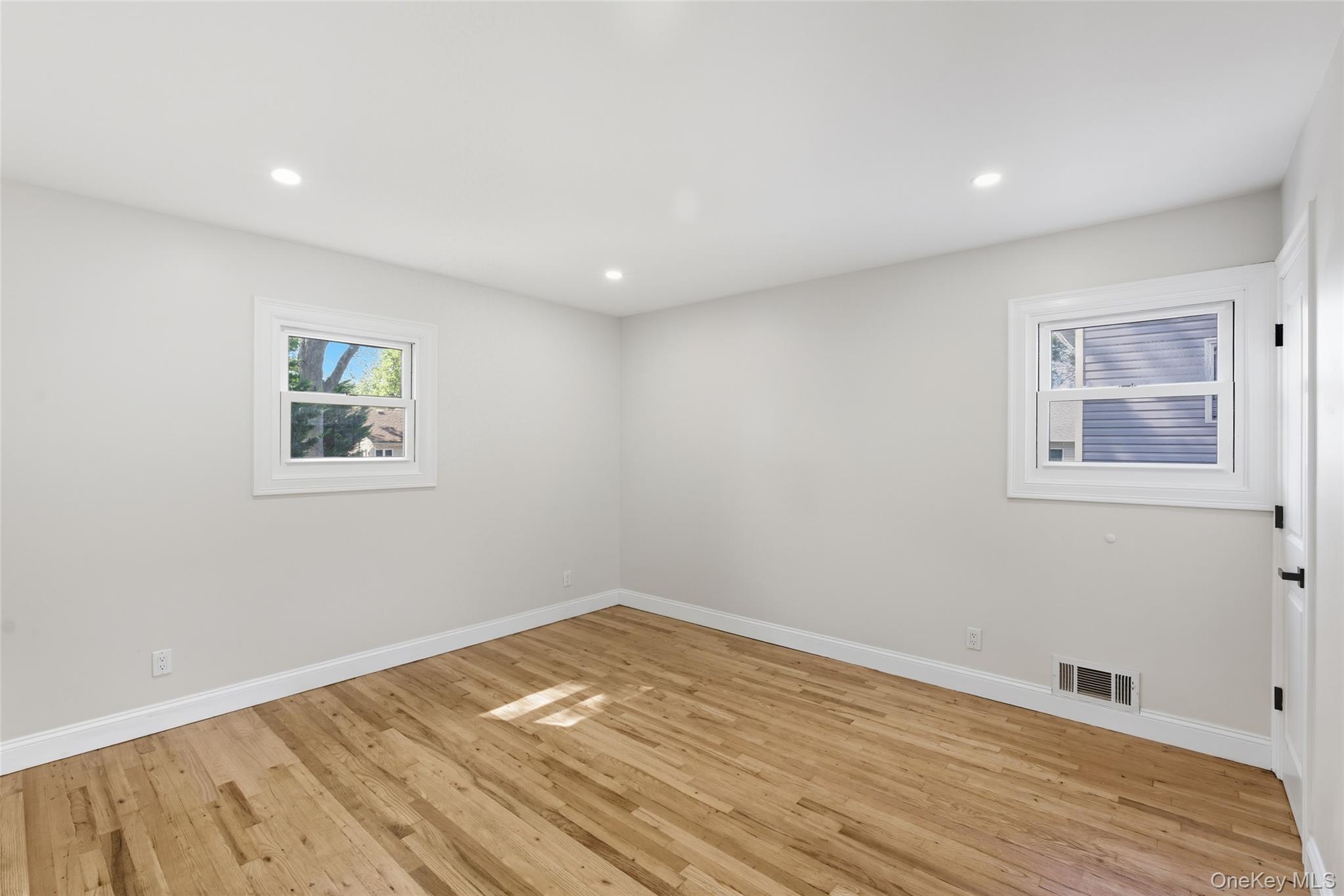 #15 photo, 792 Glendale Road, West Babylon , NY 11704