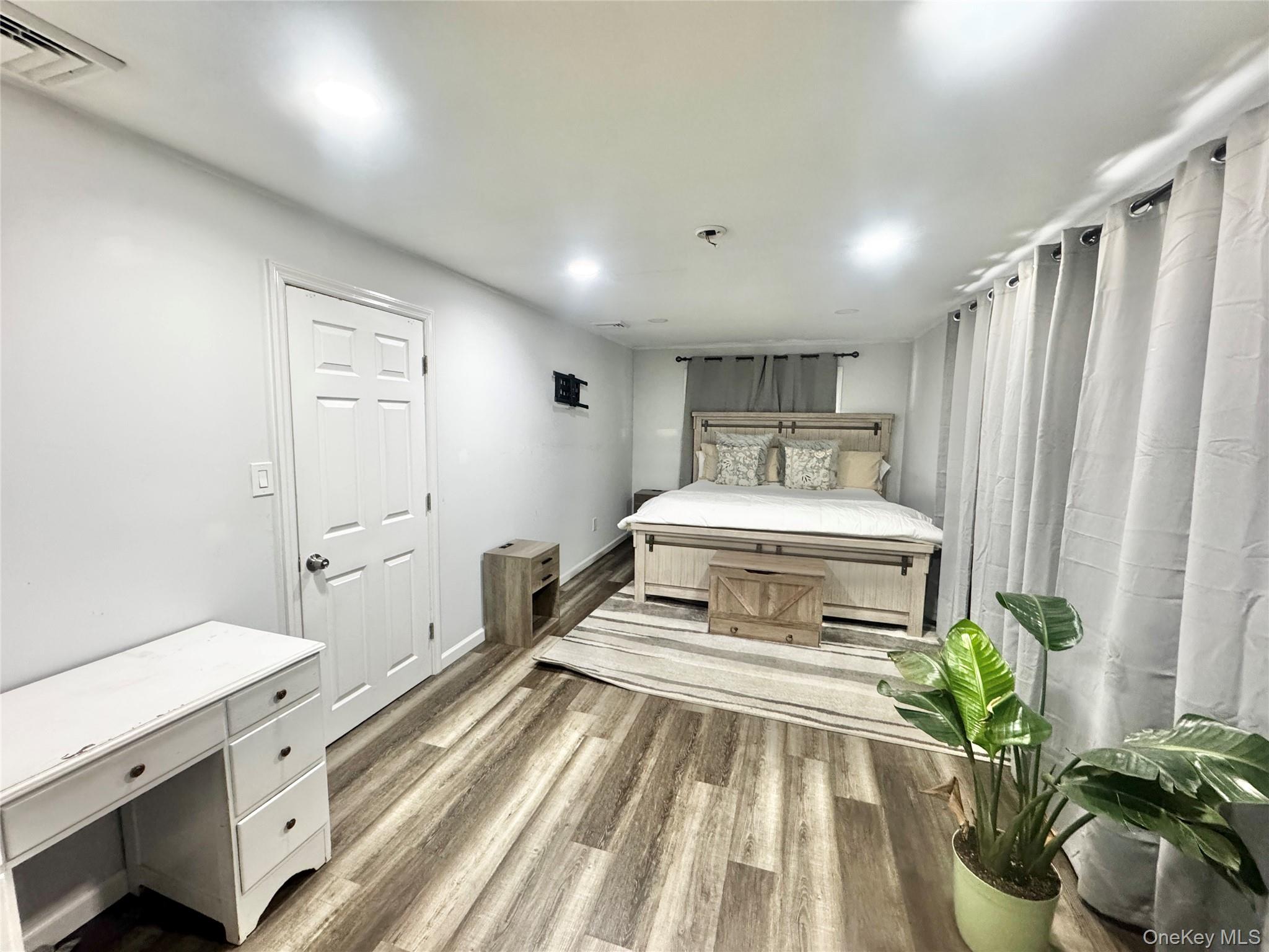 #12 photo, 6 VICTORIA Place, सफ़ोक काउंटी Mastic Beach , NY 11951