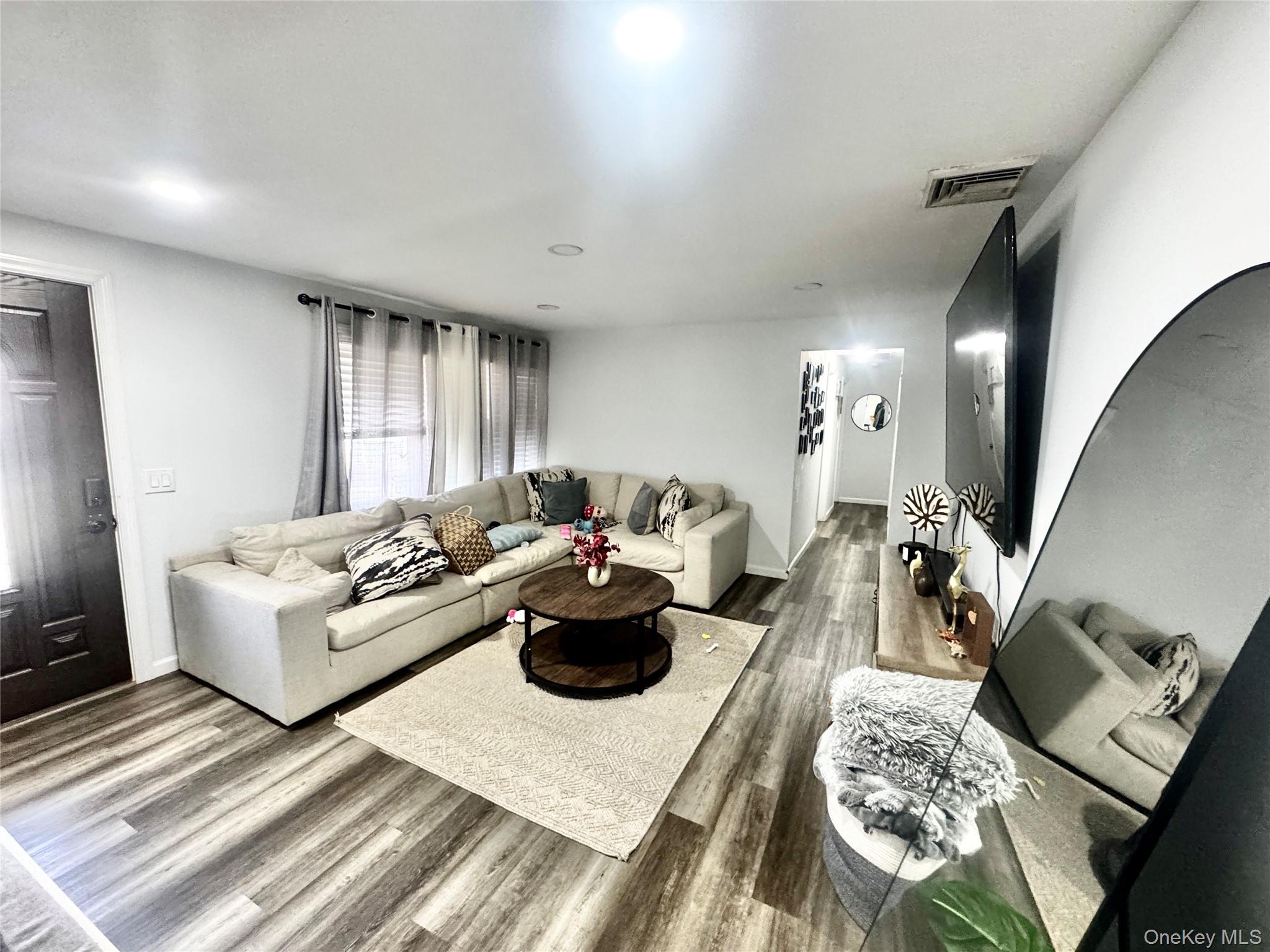 #7 photo, 6 VICTORIA Place, सफ़ोक काउंटी Mastic Beach , NY 11951