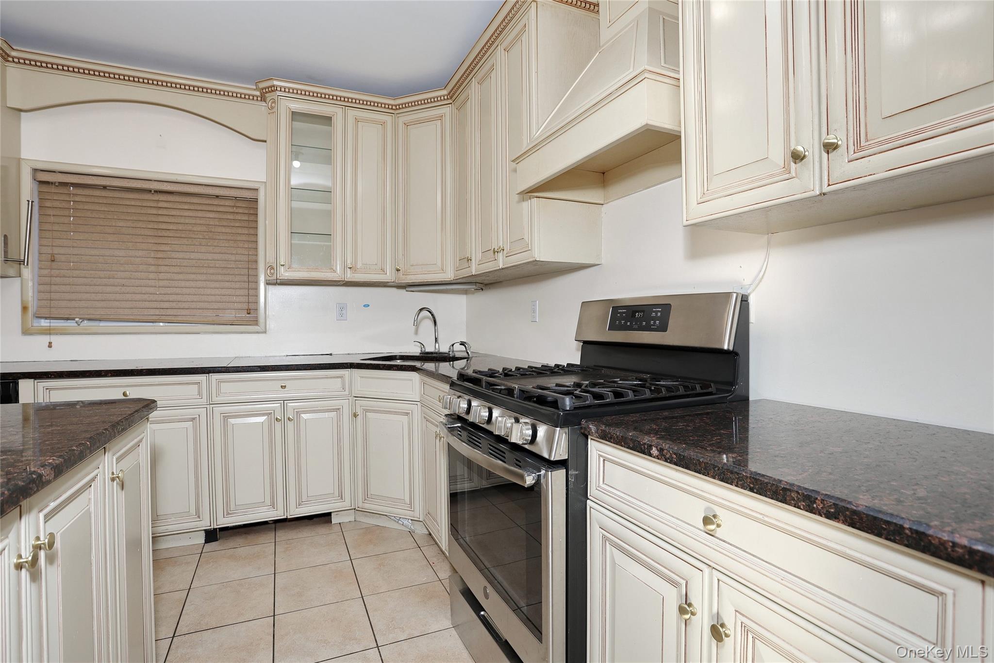 #14 photo, 11 Laura Place, Spring Valley , NY 10977