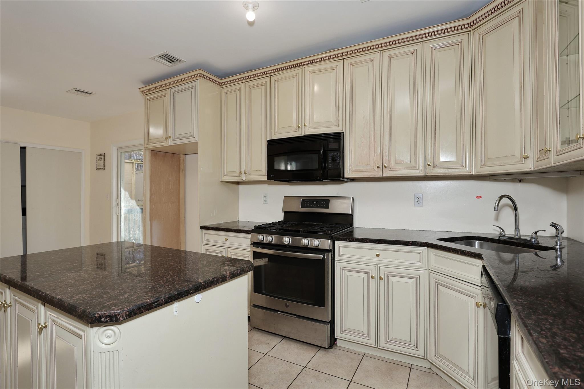 #15 photo, 11 Laura Place, Spring Valley , NY 10977