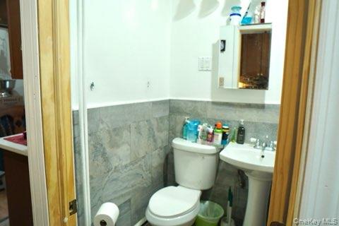 #17 photo, 364 Ashburton Avenue, Yonkers , NY 10701