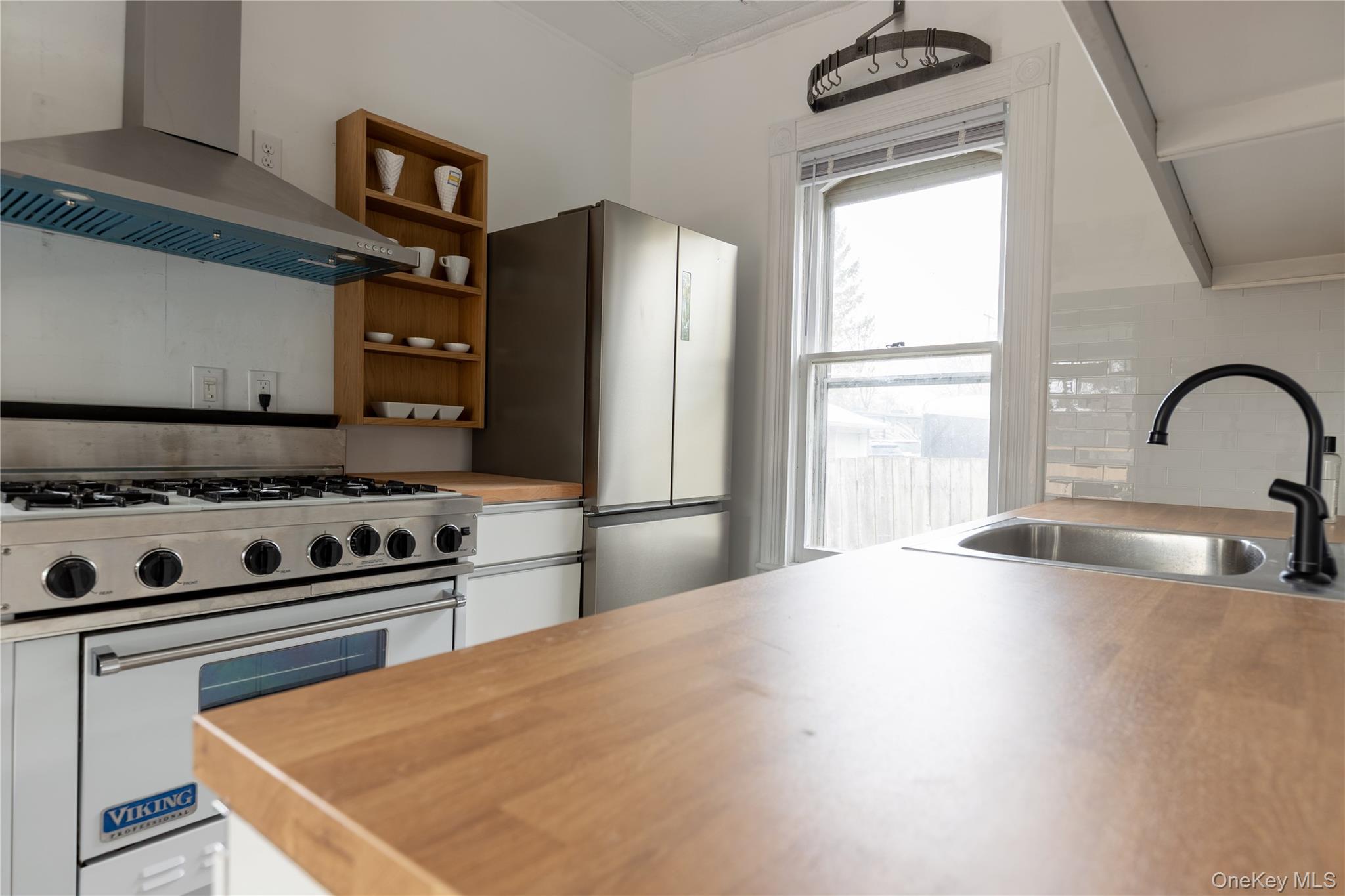 #11 photo, 244 Broadway, Port Ewen , NY 12429