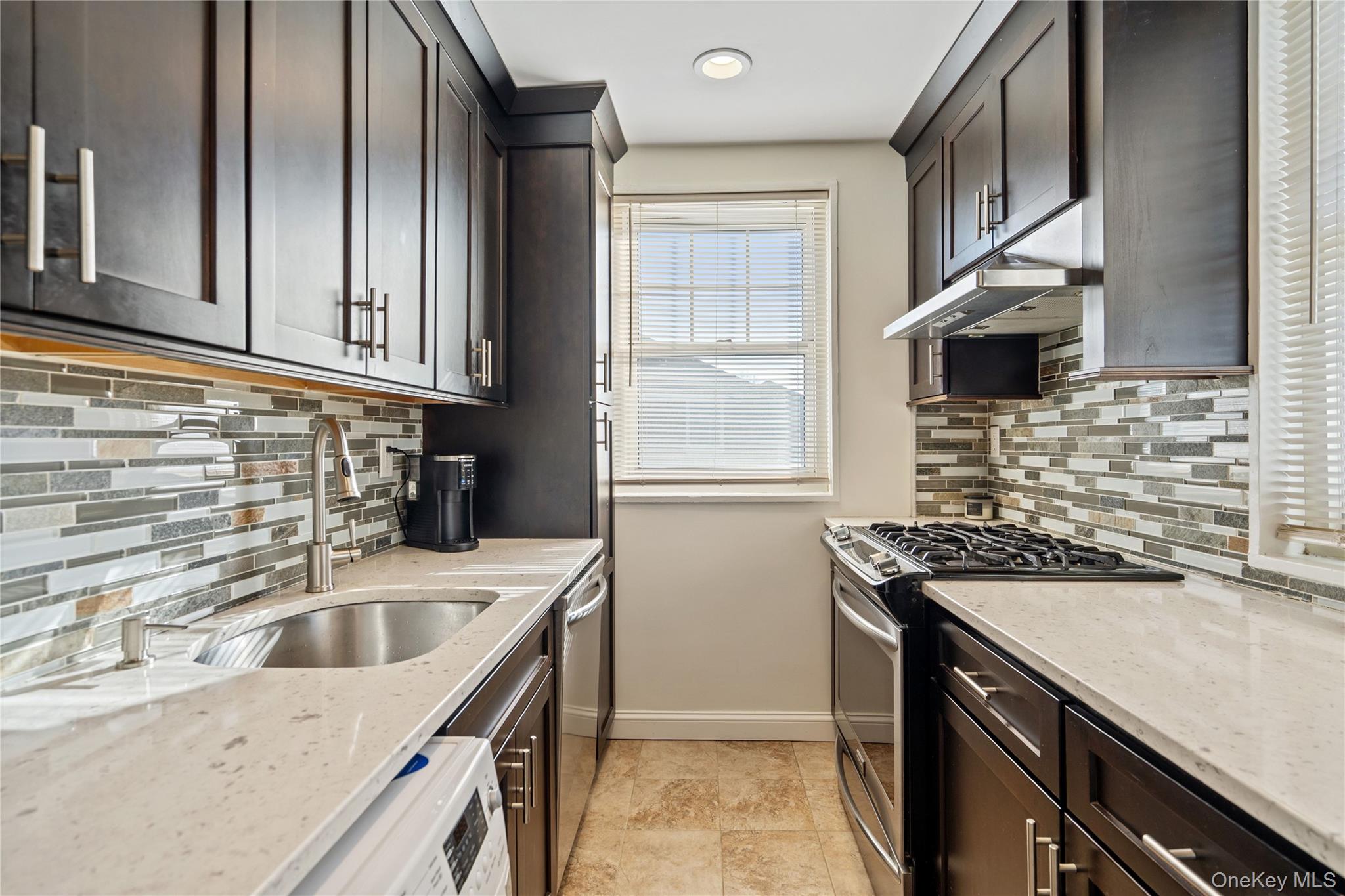 #7 photo, 63-09 252nd Street, 皇后区 Little Neck , NY 11362