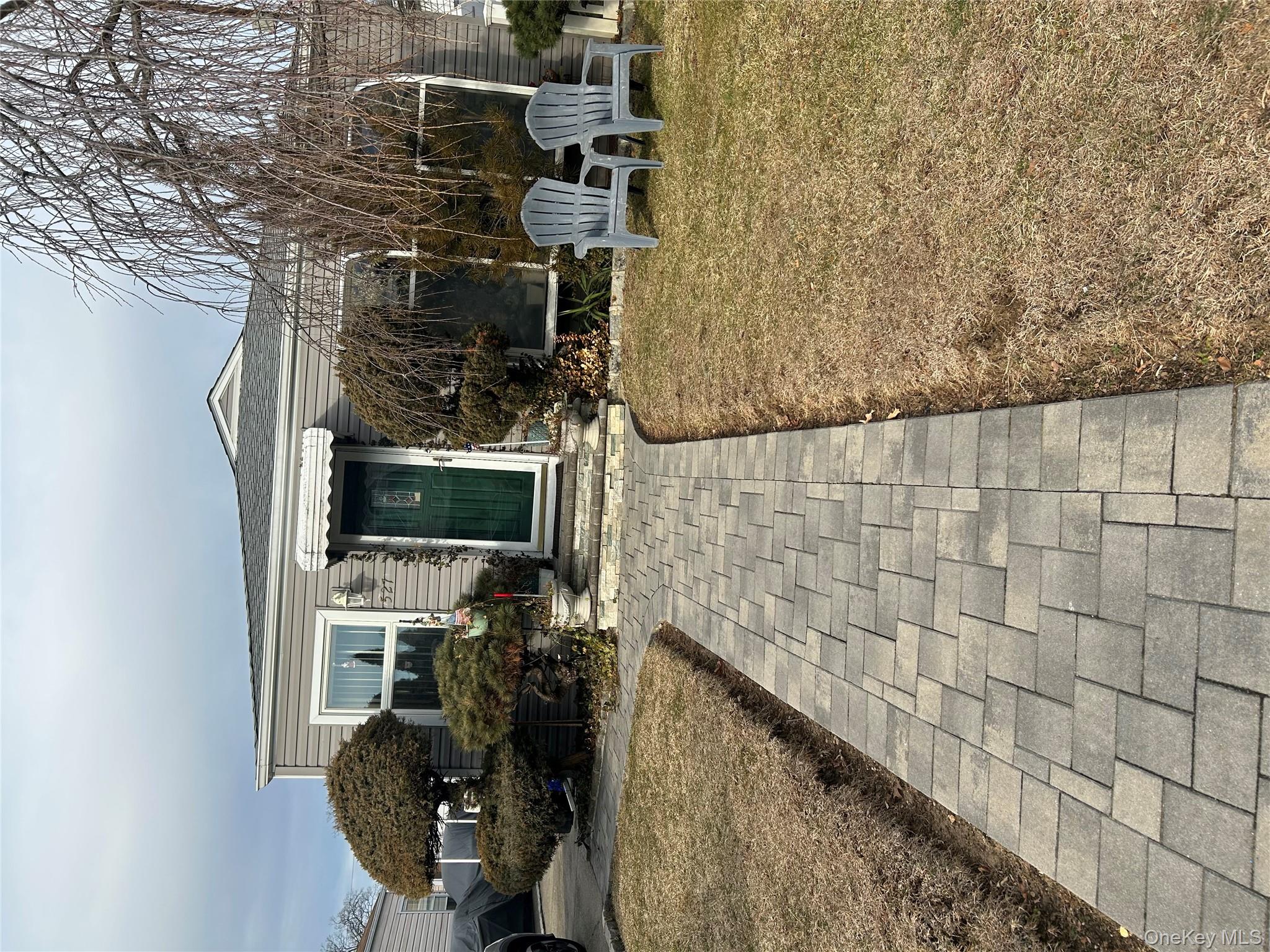 #1 photo, 527 Willow Street, South Hempstead , NY 11550