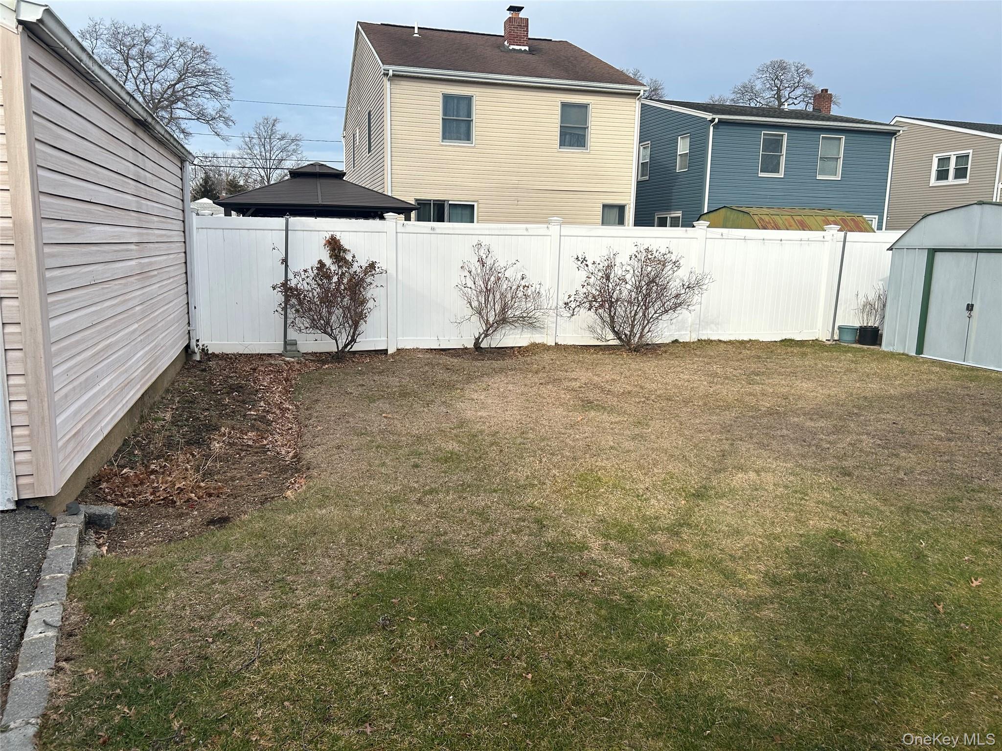 #18 photo, 527 Willow Street, South Hempstead , NY 11550