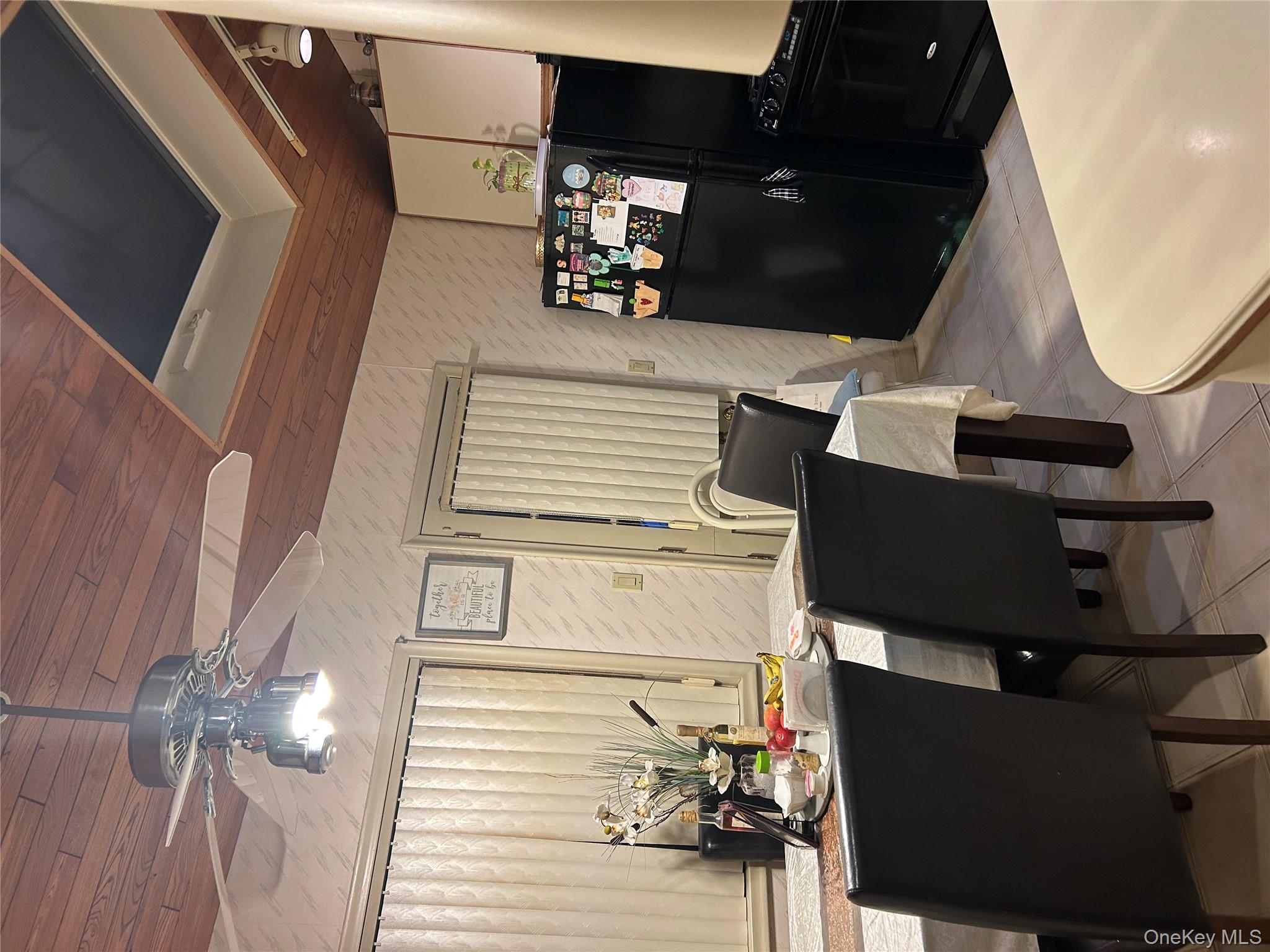 #3 photo, 527 Willow Street, South Hempstead , NY 11550