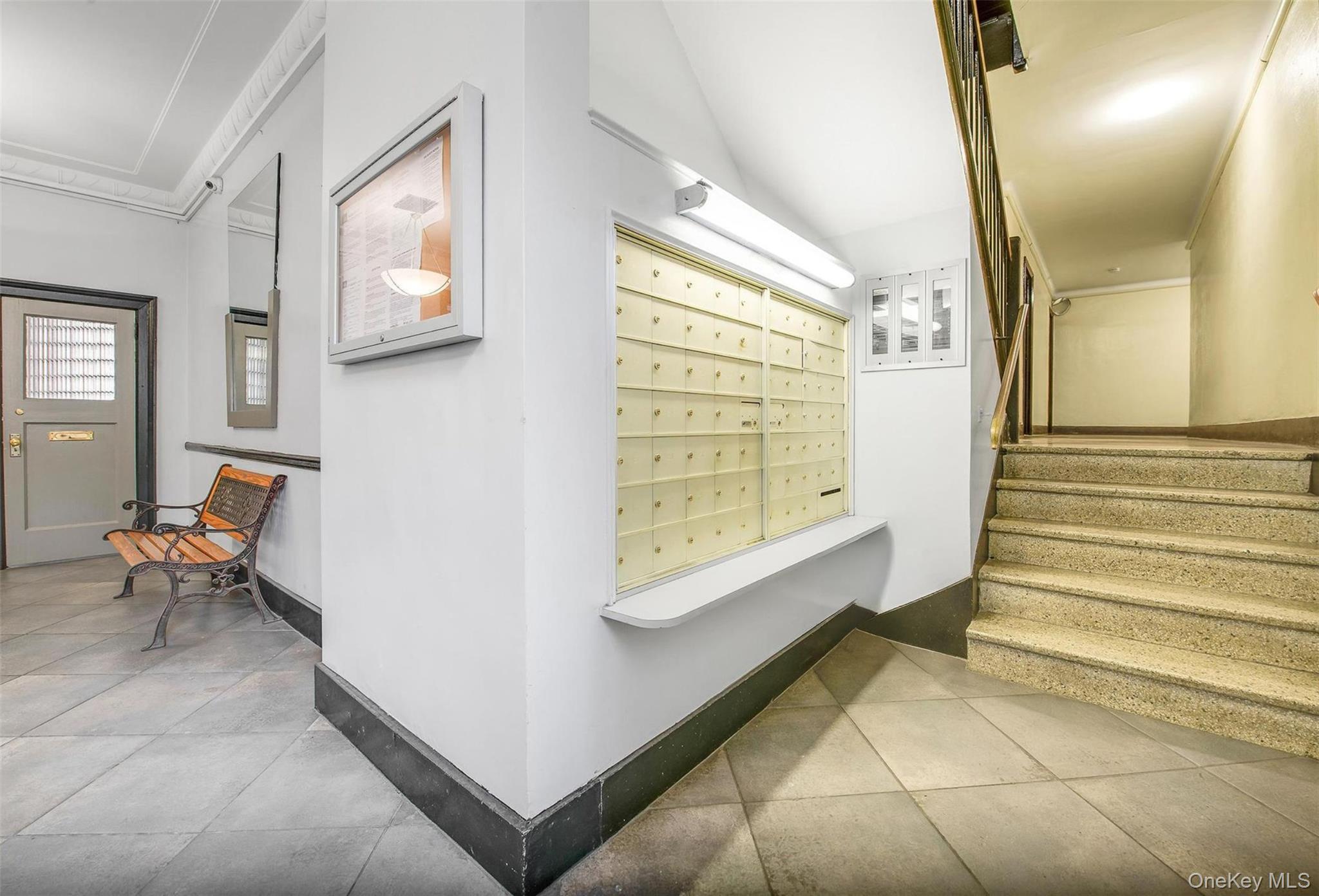 #3 photo, 100-10 67th Road, Куинс ‖ Forest Hills , NY 11375