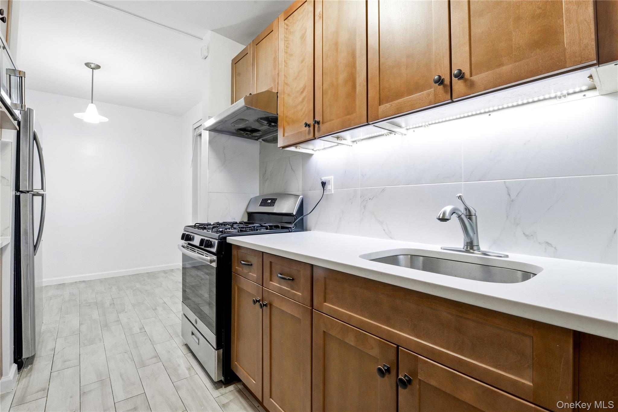 #9 photo, 100-10 67th Road, Куинс ‖ Forest Hills , NY 11375