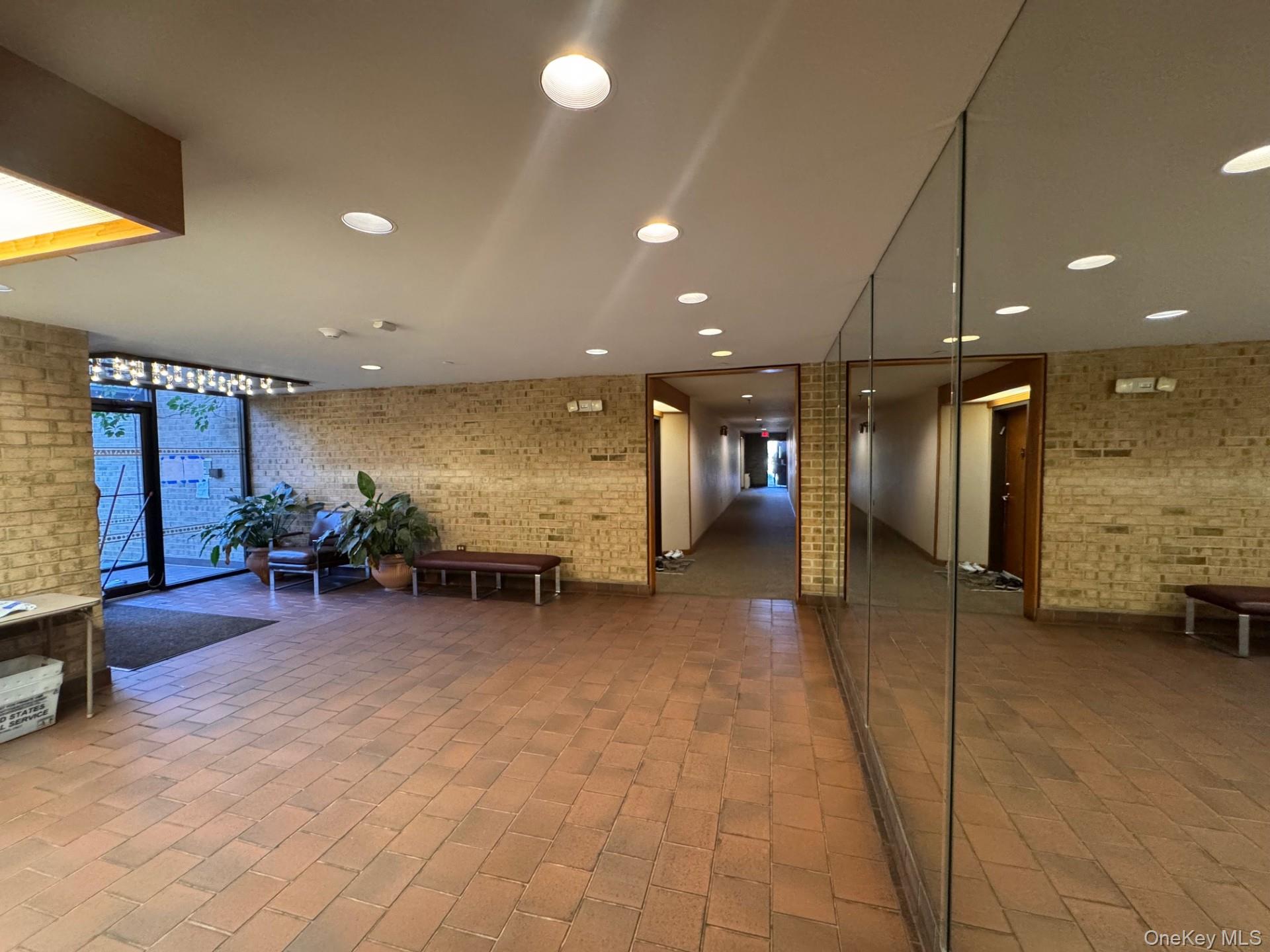 #2 photo, 500 Central Park Avenue, 뉴욕주 Scarsdale , NY 10583